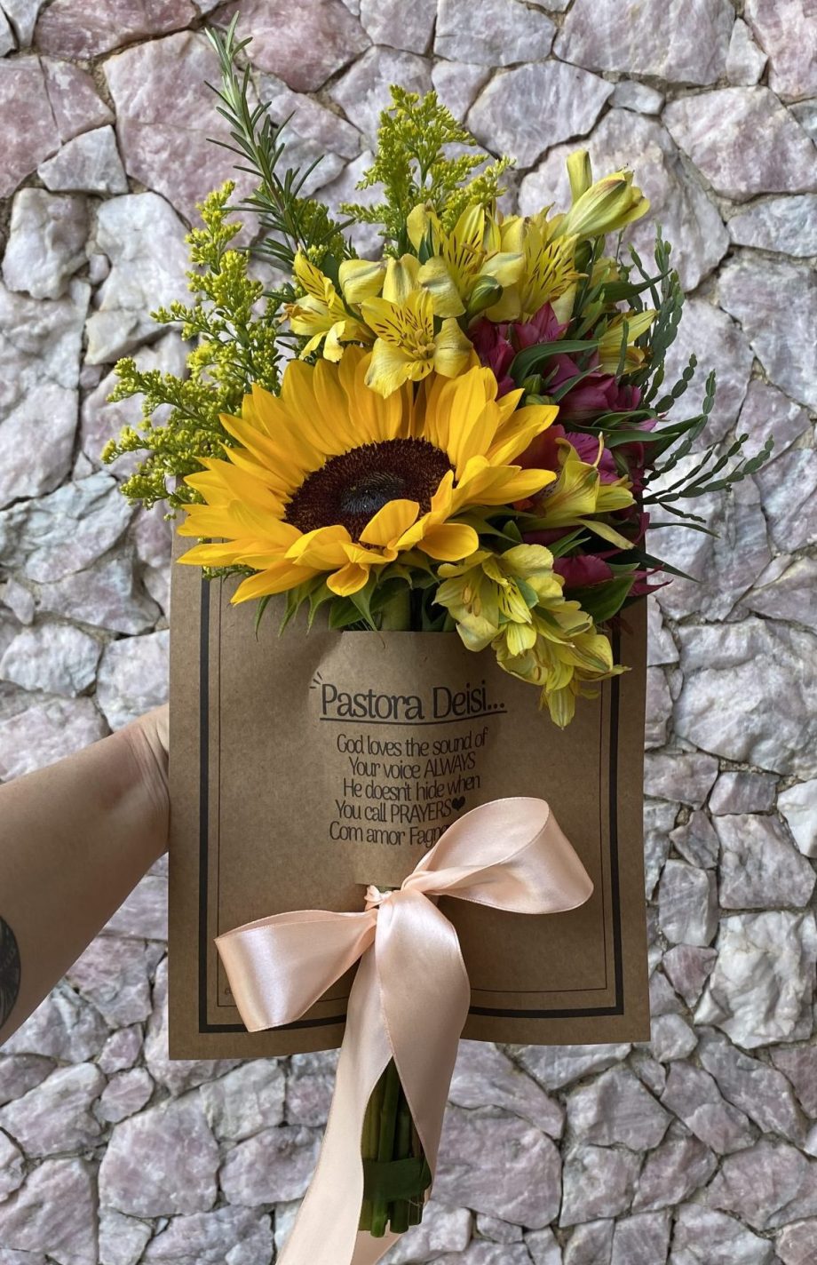 Mini Buquê de Flores Naturais com Mensagem Personalizado - Aflore ...